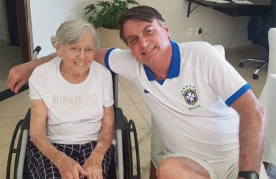 Morre Dona Olinda, mãe de Jair Bolsonaro, aos 94 anos, em hospital de Registro (SP)